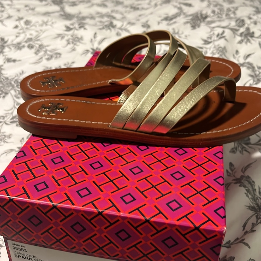 Tory Burch Gold Sz 8 Patos Flat Sandal - Picture 5 of 6